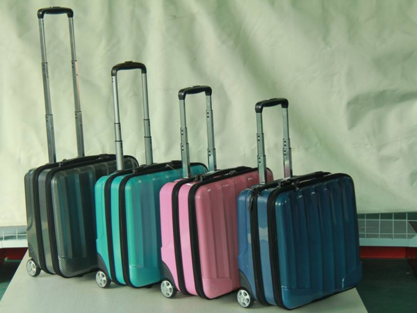 箱包材質(zhì)有哪些?怎么切割最理想?(圖1) 箱包材質(zhì)有哪些?怎么切割最理想?(圖1)